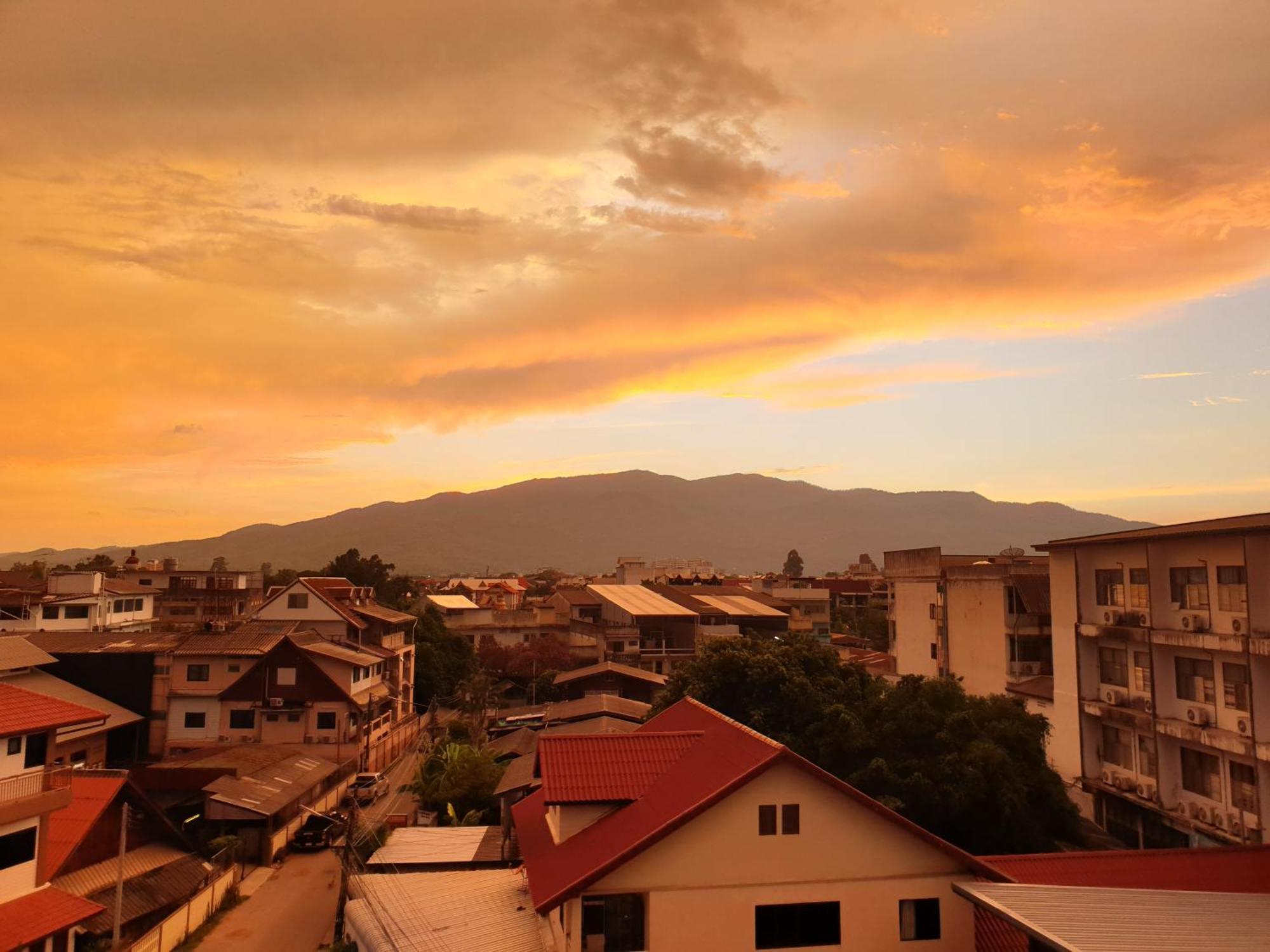 Bed And Terrace Guesthouse Chiang Mai Rom bilde